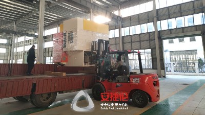 自動噴膠機40型不愧是爆款，再發(fā)上海電梯橡塑配件客戶