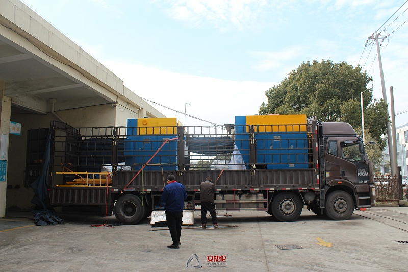 自動噴膠機(jī)