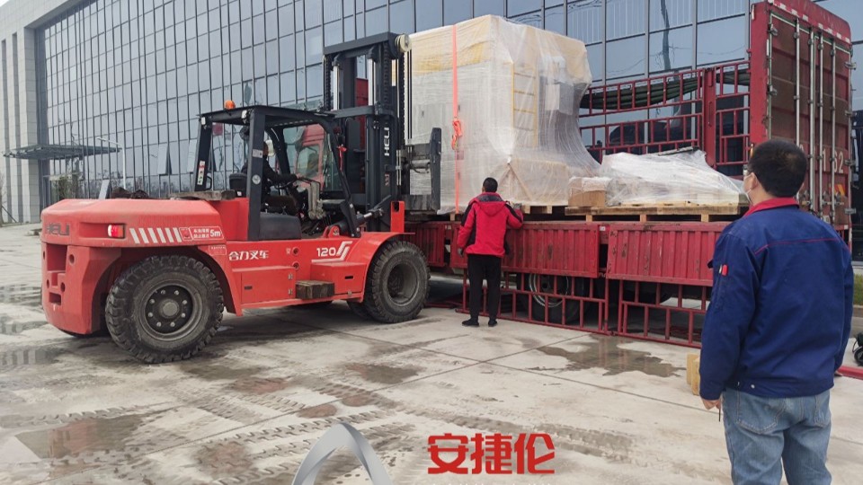 安捷倫又一臺自動噴膠機發(fā)貨啦！發(fā)往重慶汽車零部件制造企業(yè)