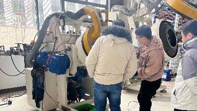 【滾噴機打樣】天津鐵路運輸設(shè)備配件客戶到訪--自動滾噴機打樣