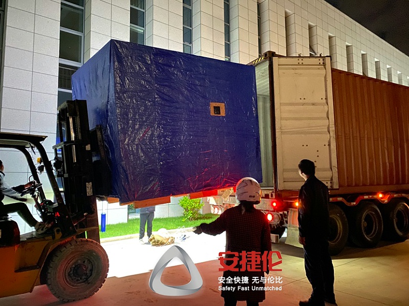 【滾噴機(jī)發(fā)貨】馬來(lái)西亞客戶(hù)的滾噴機(jī)PR90-DYS12M型發(fā)貨
